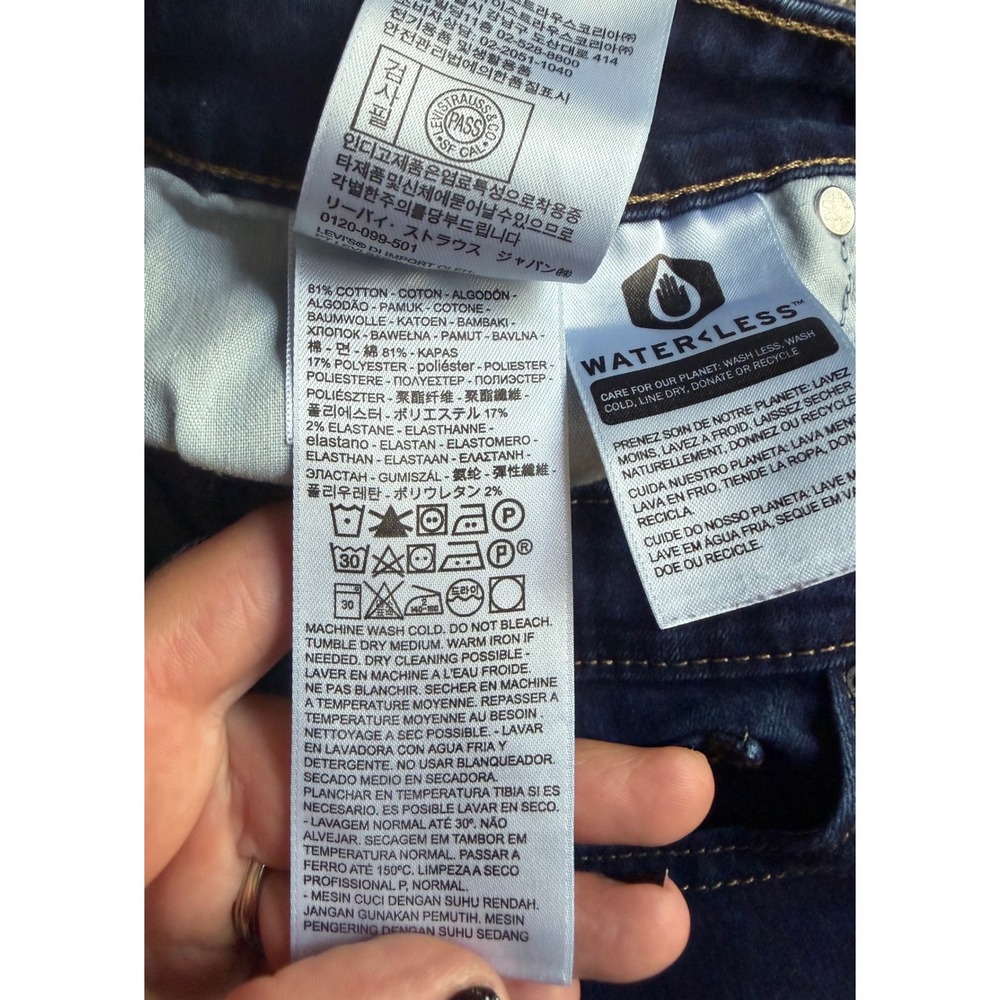 Levis 711 Skinny Jeans Womens 32 Dark Wash Blue Denim Mid Rise Stretch WaterLess - Picture 4 of 10